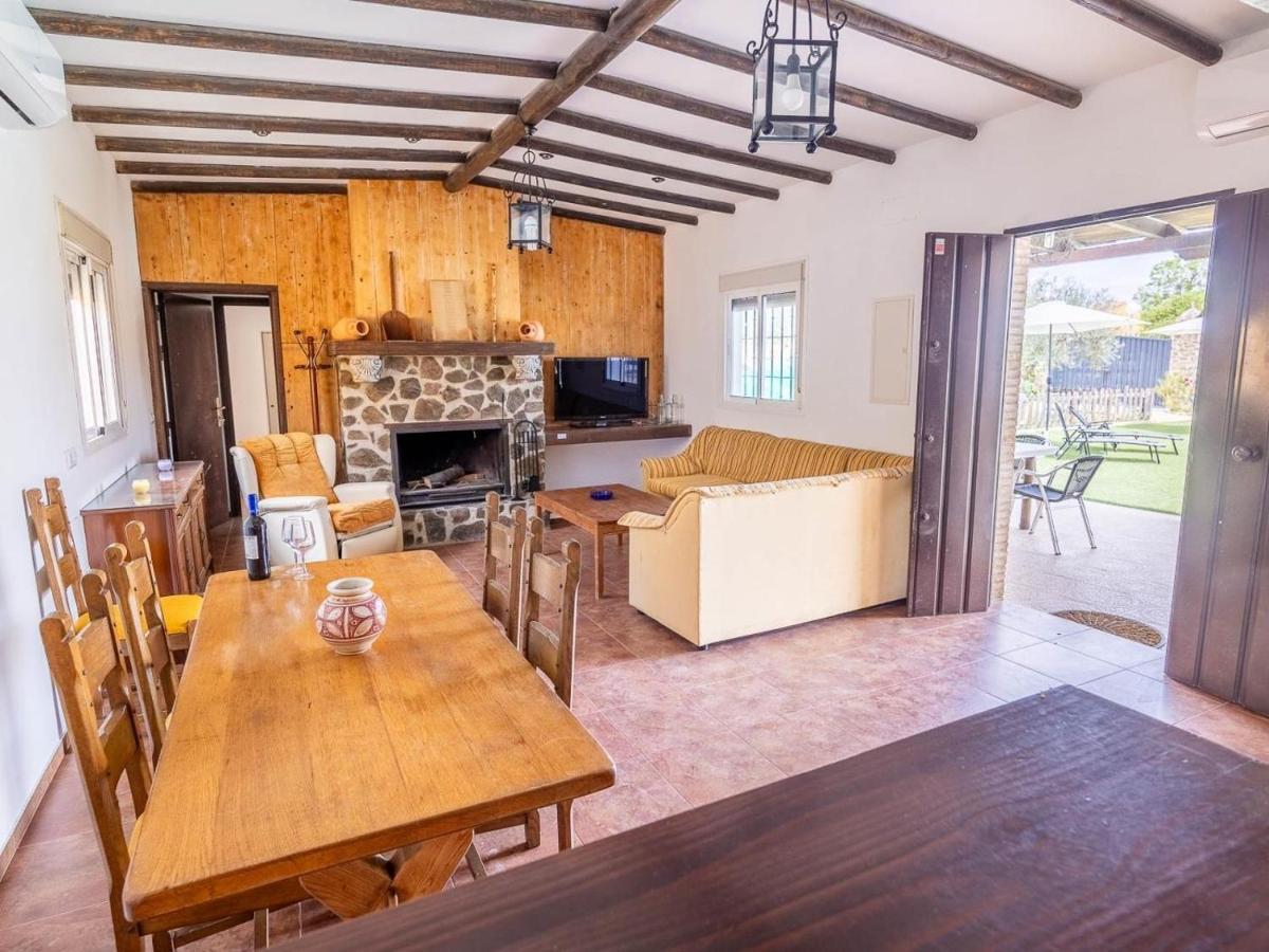 Villa Santa Teresa Vacacional Sevilla Dos Hermanas Eksteriør billede